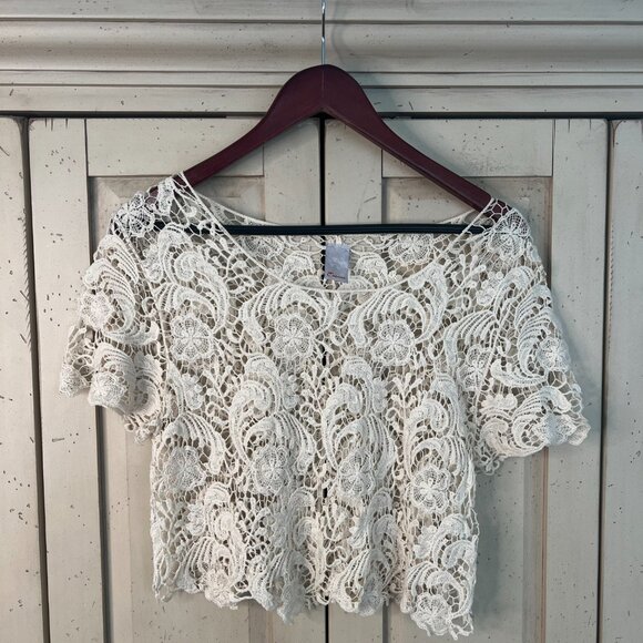 Romantic Lace Crochet Crop Top – OS - Picture 2 of 5